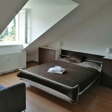 Apartment Jaskovy Rad, By Train Station & Center